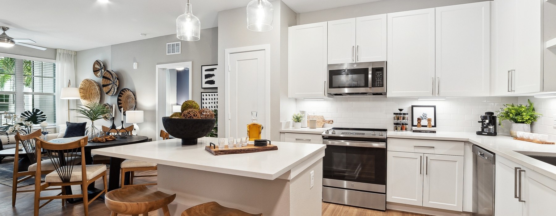 Apartments with Modern Kitchens in Orlando - Bainbridge Mission Pointe
